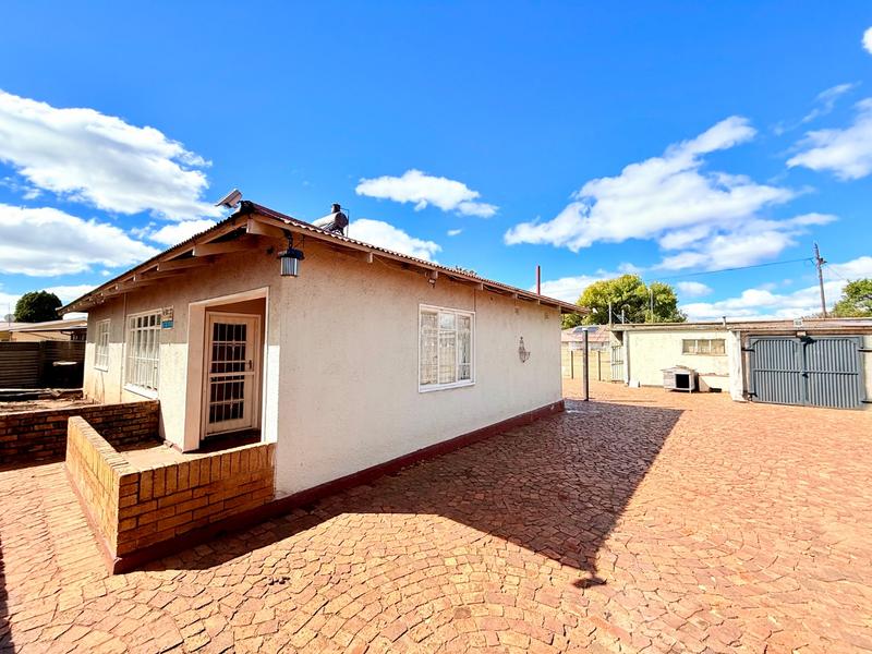 3 Bedroom Property for Sale in Vanderbijlpark CW 3 Gauteng