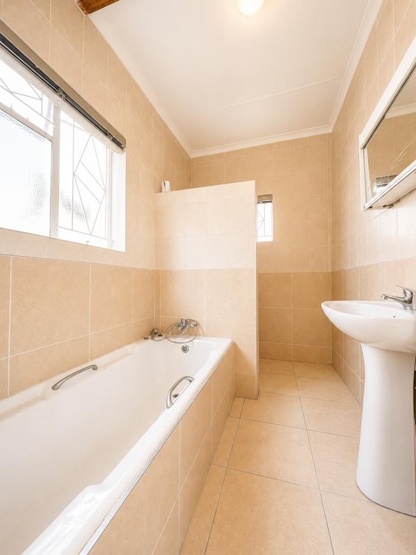 To Let 6 Bedroom Property for Rent in Muckleneuk Gauteng