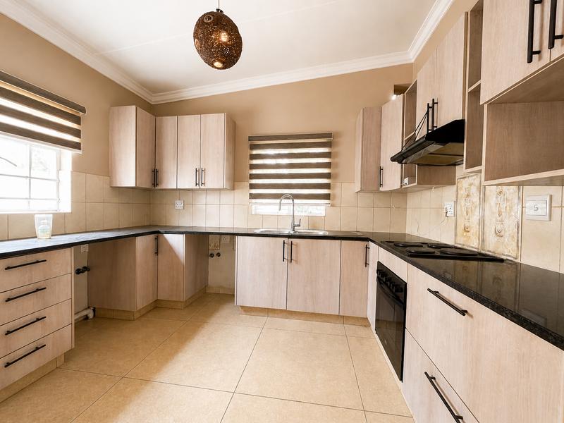 To Let 6 Bedroom Property for Rent in Muckleneuk Gauteng