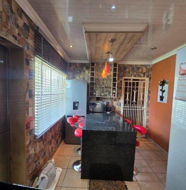 3 Bedroom Property for Sale in Brackendowns Gauteng