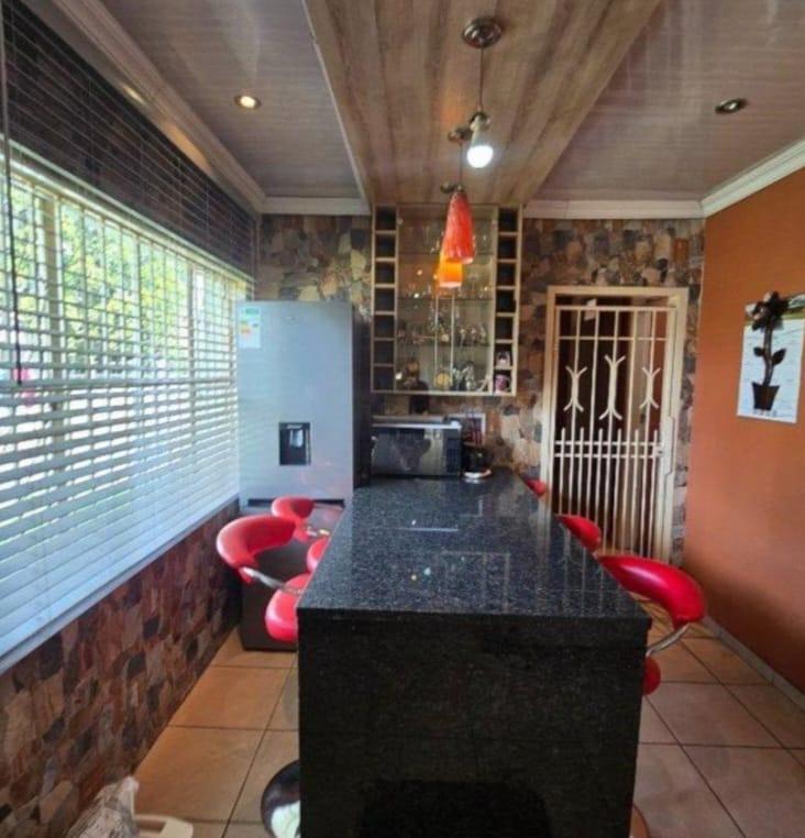 3 Bedroom Property for Sale in Brackendowns Gauteng