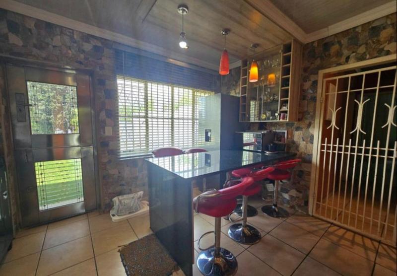 3 Bedroom Property for Sale in Brackendowns Gauteng
