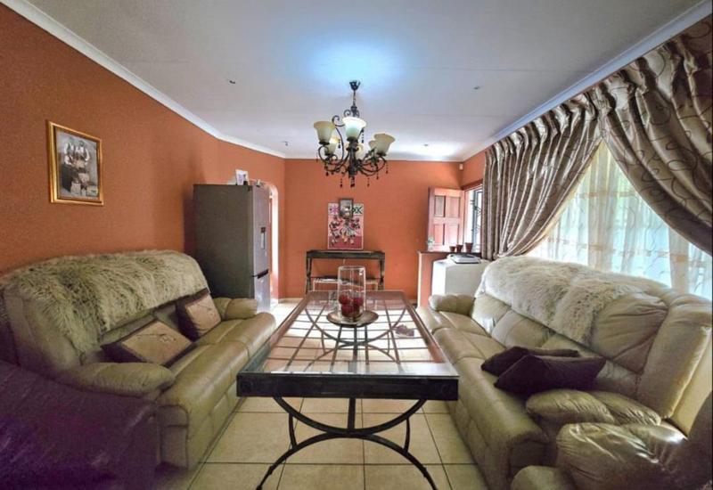 3 Bedroom Property for Sale in Brackendowns Gauteng