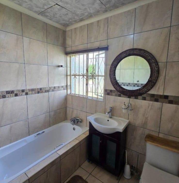 3 Bedroom Property for Sale in Brackendowns Gauteng