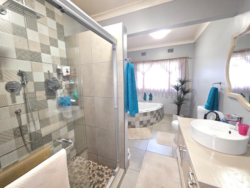 4 Bedroom Property for Sale in Rothdene Gauteng