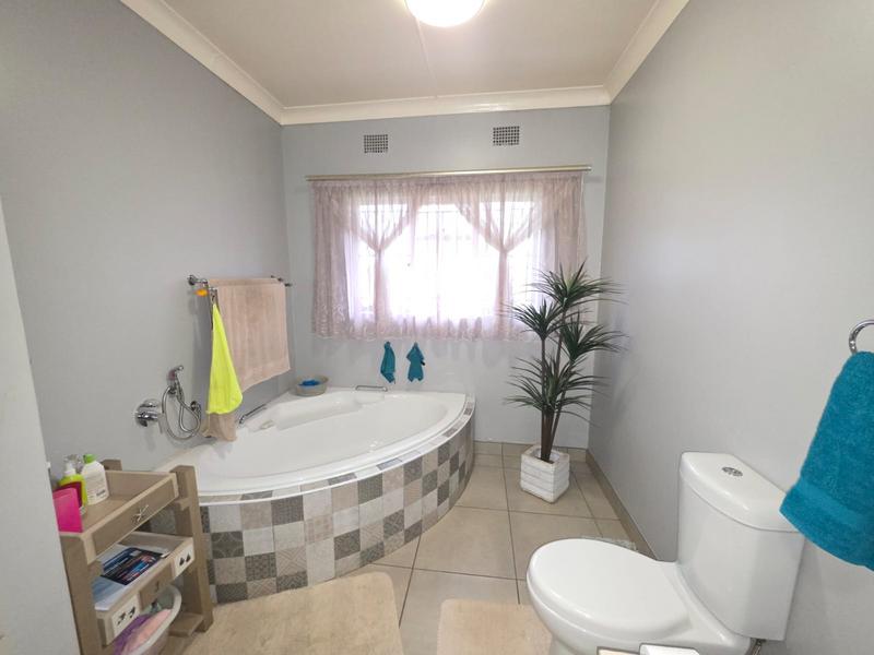 4 Bedroom Property for Sale in Rothdene Gauteng