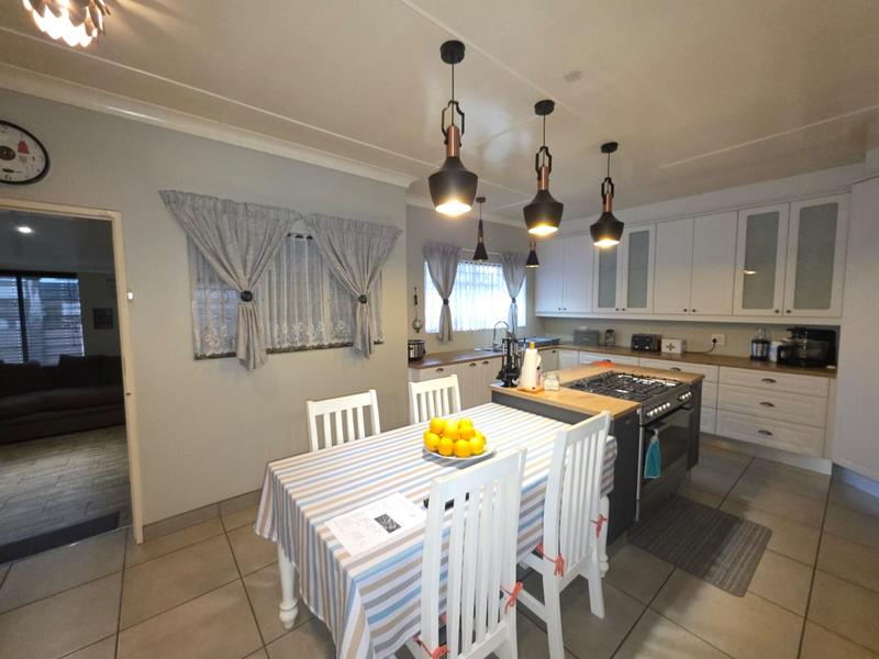 4 Bedroom Property for Sale in Rothdene Gauteng
