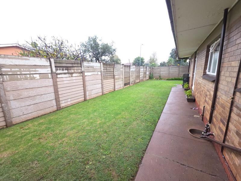 4 Bedroom Property for Sale in Rothdene Gauteng