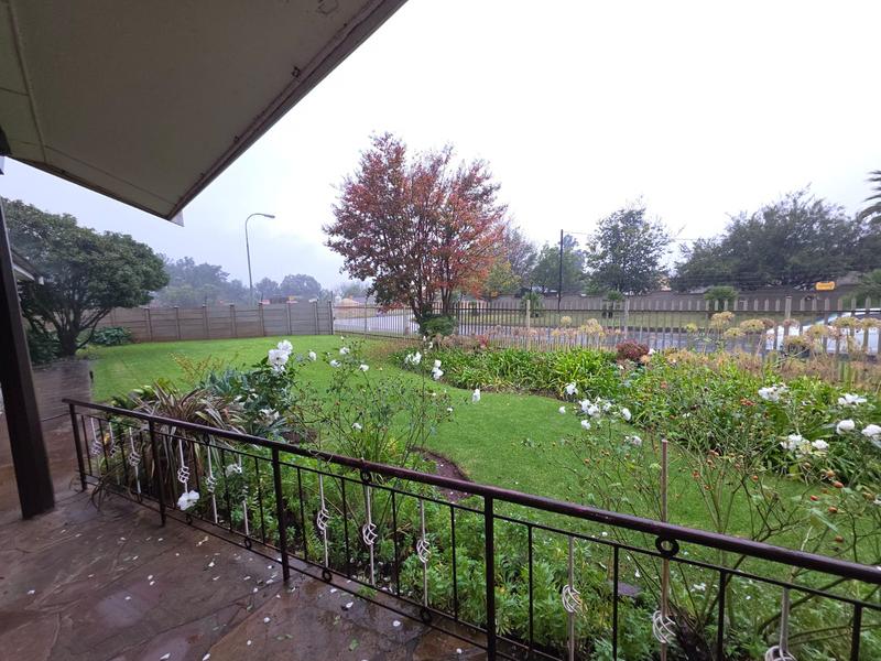 4 Bedroom Property for Sale in Rothdene Gauteng