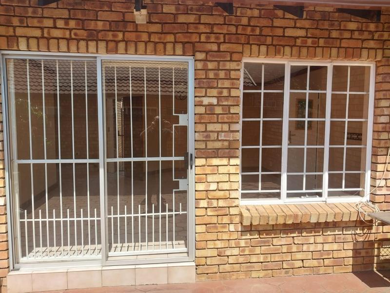 3 Bedroom Property for Sale in Wierda Park Gauteng
