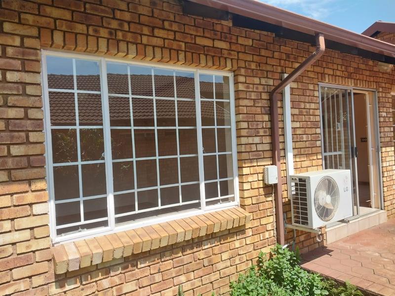 3 Bedroom Property for Sale in Wierda Park Gauteng