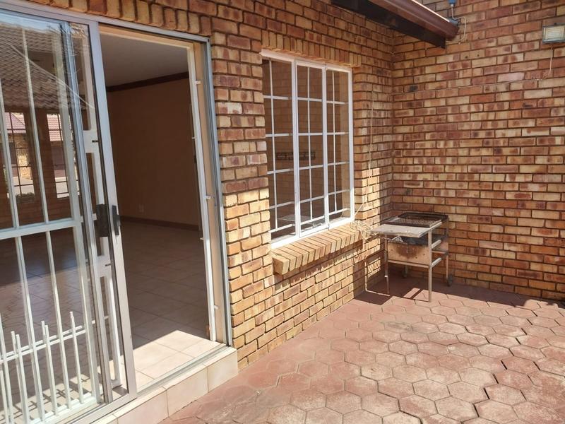 3 Bedroom Property for Sale in Wierda Park Gauteng