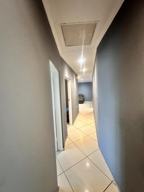 4 Bedroom Property for Sale in Amandasig Gauteng