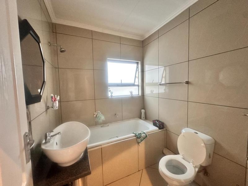 4 Bedroom Property for Sale in Amandasig Gauteng