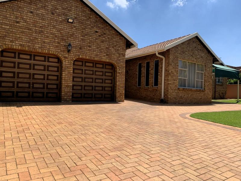 5 Bedroom Property for Sale in Sunward Park Gauteng