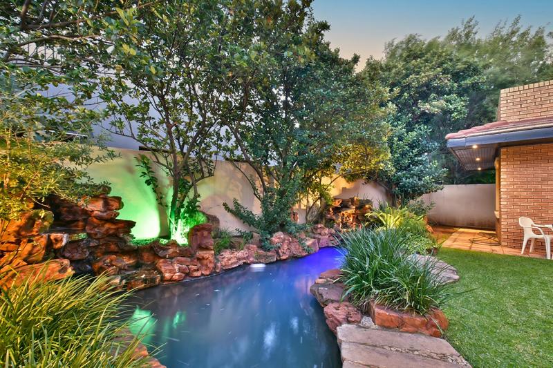 5 Bedroom Property for Sale in Bassonia Gauteng