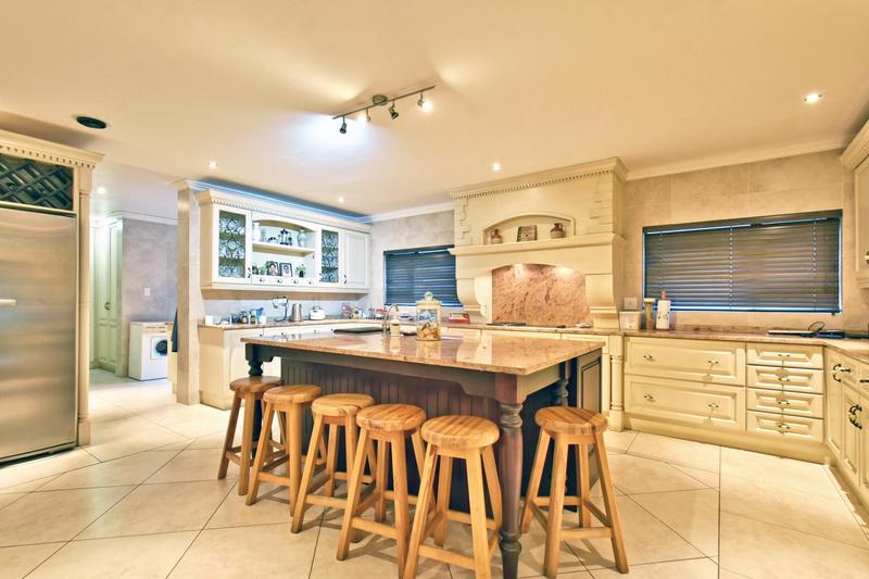 5 Bedroom Property for Sale in Bassonia Gauteng