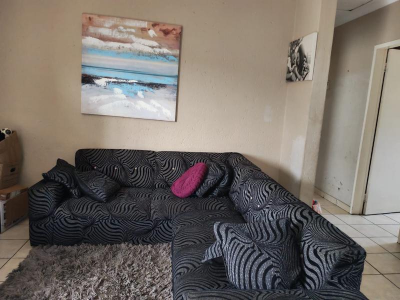 2 Bedroom Property for Sale in Olievenhoutbosch Gauteng