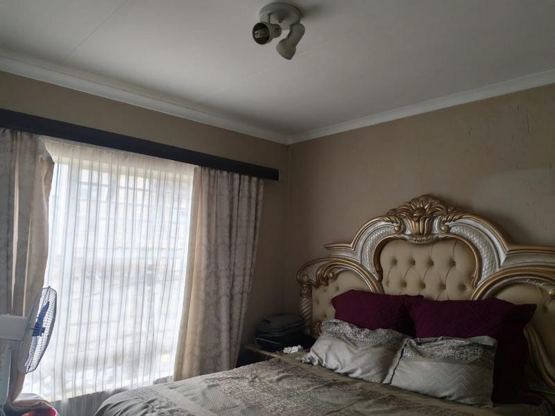 2 Bedroom Property for Sale in Olievenhoutbosch Gauteng