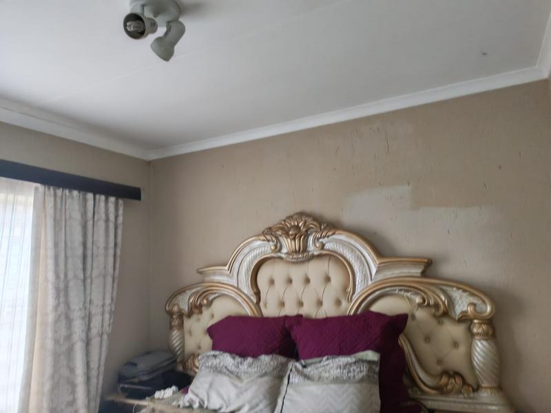 2 Bedroom Property for Sale in Olievenhoutbosch Gauteng
