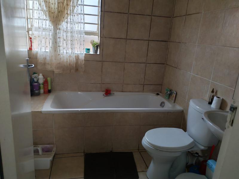 2 Bedroom Property for Sale in Olievenhoutbosch Gauteng