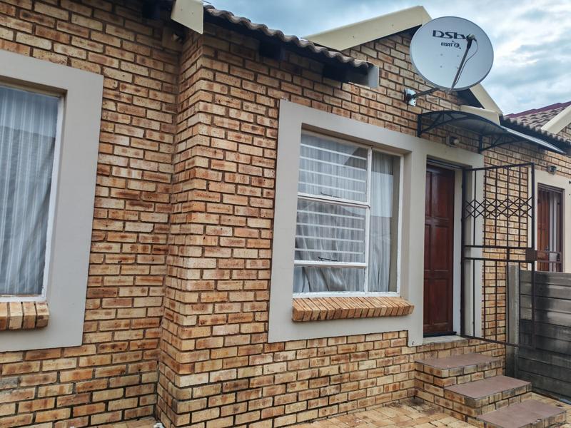 2 Bedroom Property for Sale in Olievenhoutbosch Gauteng