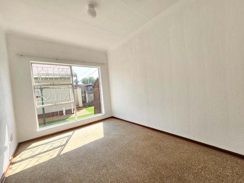 To Let 1 Bedroom Property for Rent in Discovery Gauteng