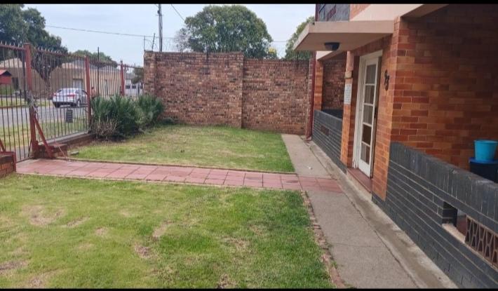 2 Bedroom Property for Sale in Forest Hill Gauteng