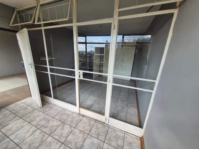To Let 1 Bedroom Property for Rent in Rhodesfield Ext 1 Gauteng