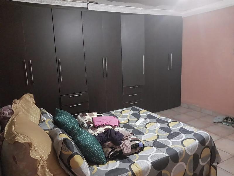 4 Bedroom Property for Sale in Protea Garden Gauteng
