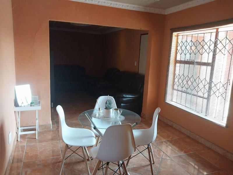 4 Bedroom Property for Sale in Protea Garden Gauteng