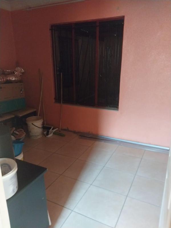 4 Bedroom Property for Sale in Protea Garden Gauteng