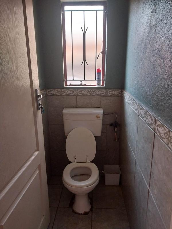 4 Bedroom Property for Sale in Protea Garden Gauteng