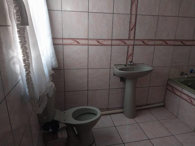 4 Bedroom Property for Sale in Protea Garden Gauteng