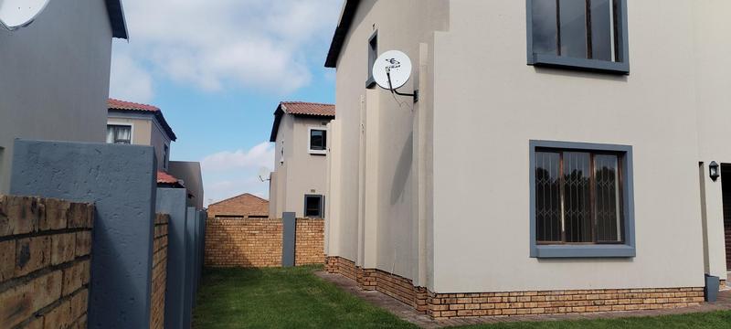 To Let 3 Bedroom Property for Rent in Eleadah Gauteng