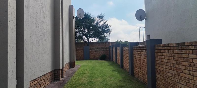 To Let 3 Bedroom Property for Rent in Eleadah Gauteng