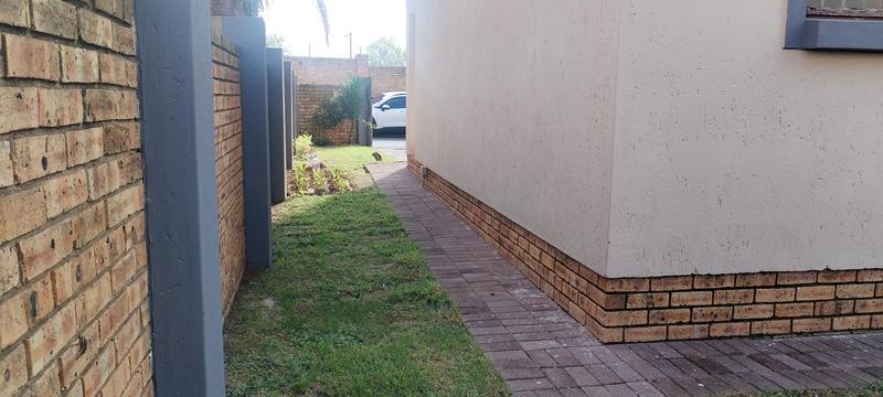 To Let 3 Bedroom Property for Rent in Eleadah Gauteng
