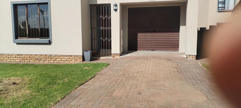 To Let 3 Bedroom Property for Rent in Eleadah Gauteng