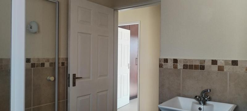 To Let 3 Bedroom Property for Rent in Eleadah Gauteng