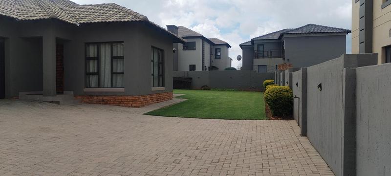 3 Bedroom Property for Sale in Wildtuinpark Gauteng