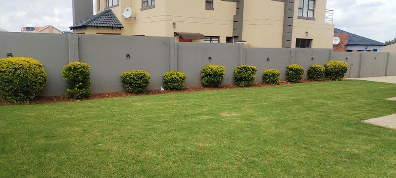 3 Bedroom Property for Sale in Wildtuinpark Gauteng