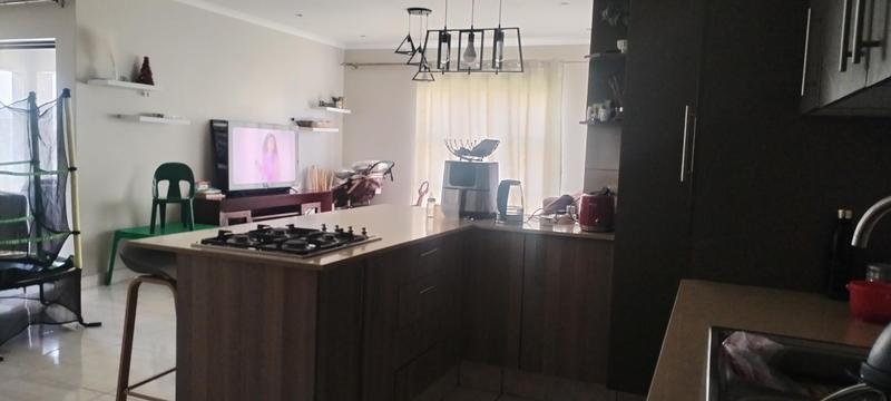 3 Bedroom Property for Sale in Wildtuinpark Gauteng