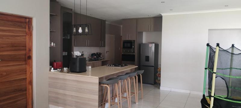 3 Bedroom Property for Sale in Wildtuinpark Gauteng