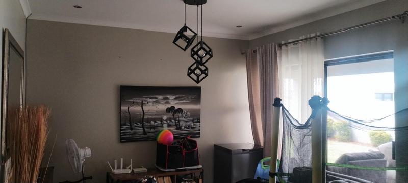 3 Bedroom Property for Sale in Wildtuinpark Gauteng