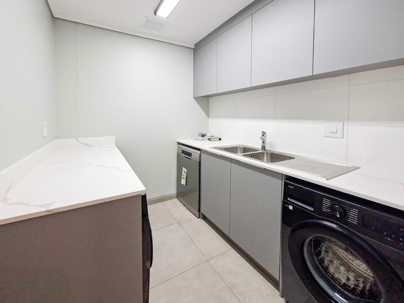 To Let 3 Bedroom Property for Rent in Midstream Estate Gauteng