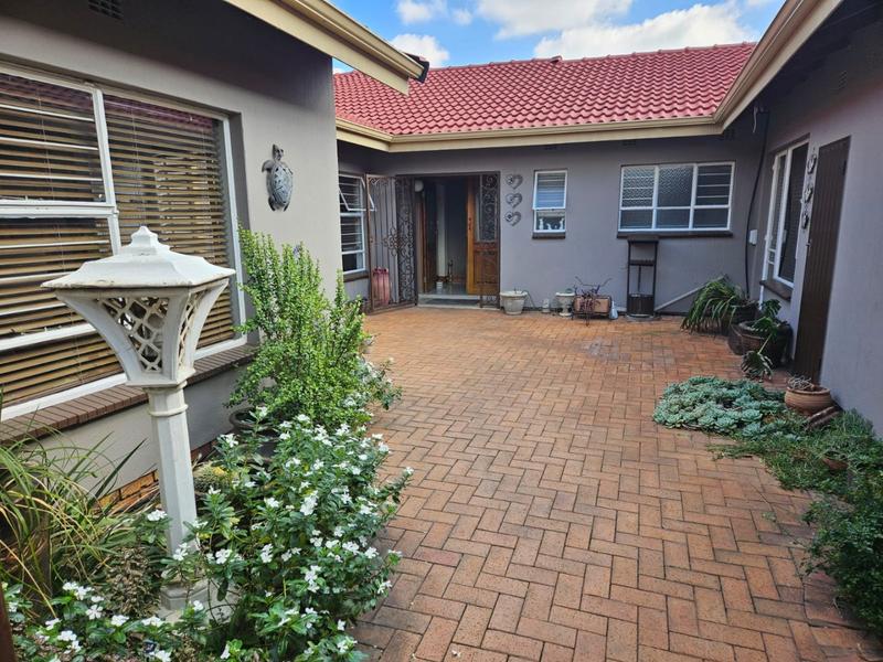 4 Bedroom Property for Sale in Randhart Gauteng