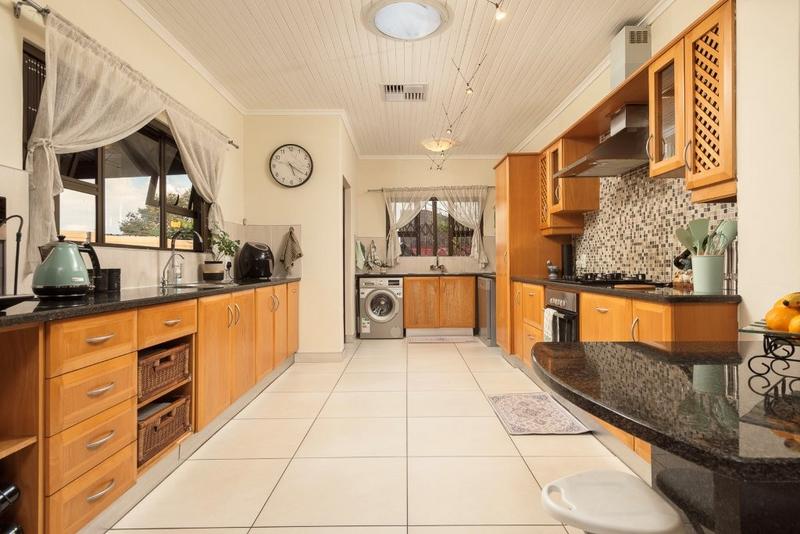 4 Bedroom Property for Sale in Glenvista Gauteng