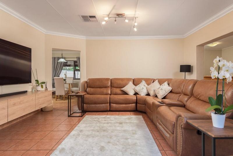 4 Bedroom Property for Sale in Glenvista Gauteng