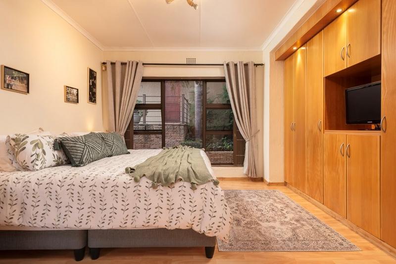 4 Bedroom Property for Sale in Glenvista Gauteng