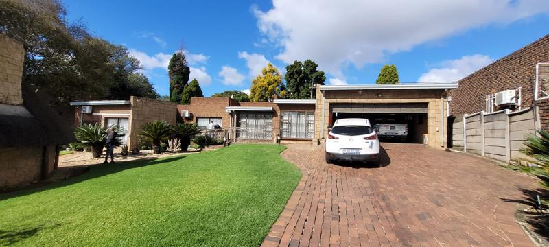3 Bedroom Property for Sale in Glenvista Gauteng